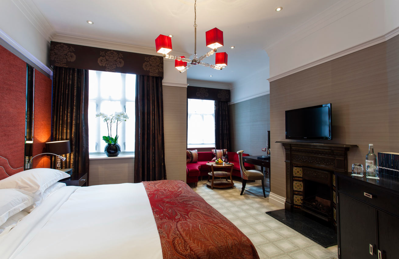 Deluxe Double Bedroom at Levin Hotel